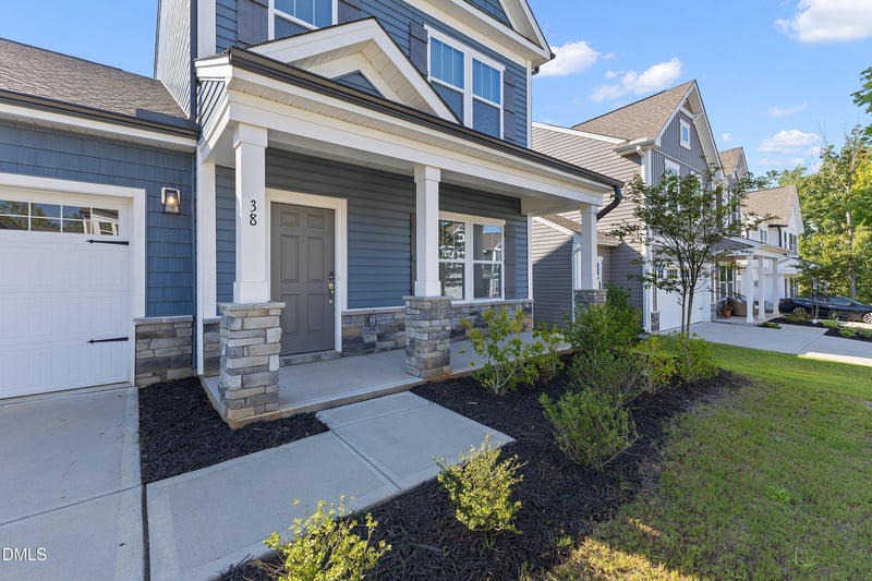 38 Silver Moon Ln, Clayton, NC 27527
