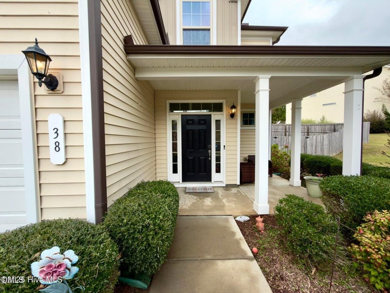 38 Standing Oaks Ln, Clayton, NC 27527