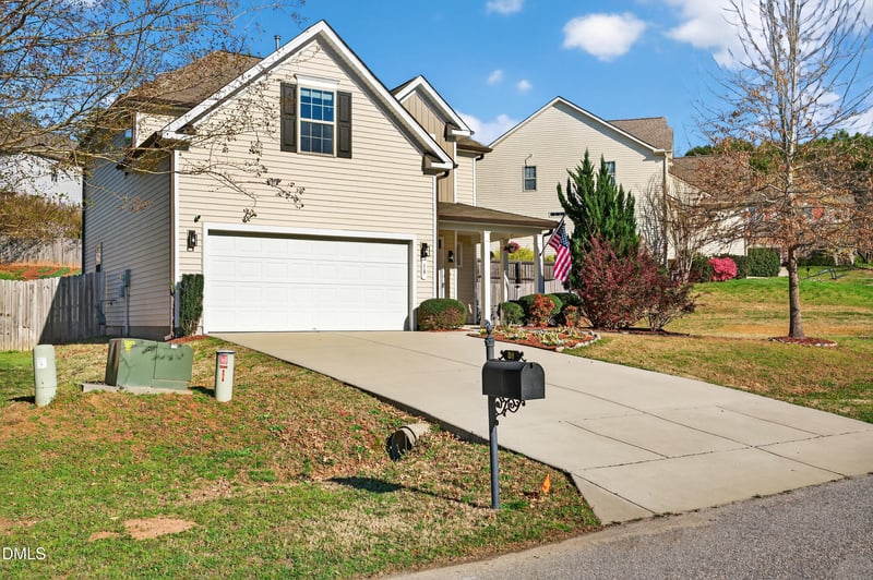 38 Standing Oaks Ln, Clayton, NC 27527