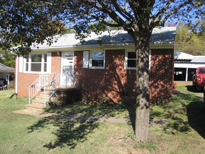 380 Boundary St, Haw River, NC 27258