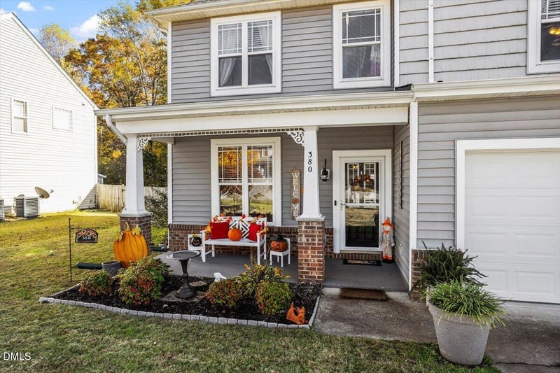 380 Collinsworth Dr, Clayton, NC 27527