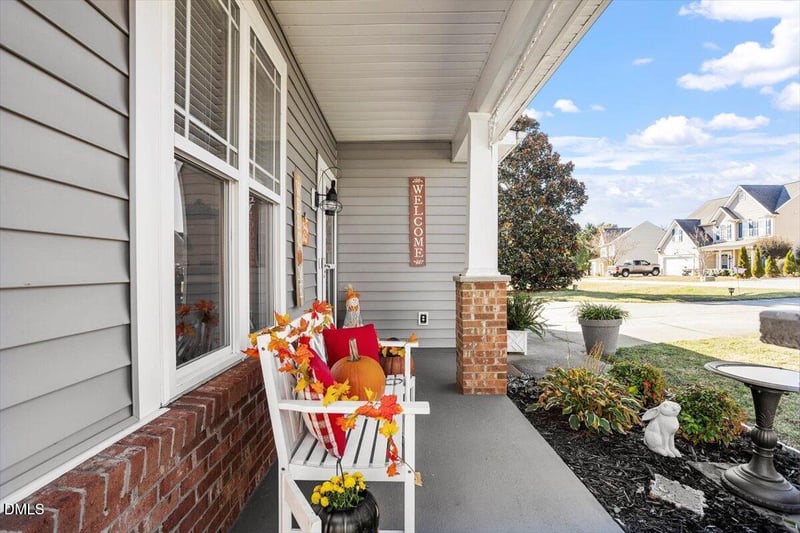 380 Collinsworth Dr, Clayton, NC 27527