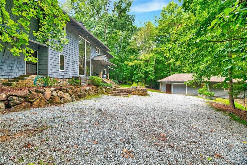3801 Moonlight Dr, Chapel Hill, NC 27516