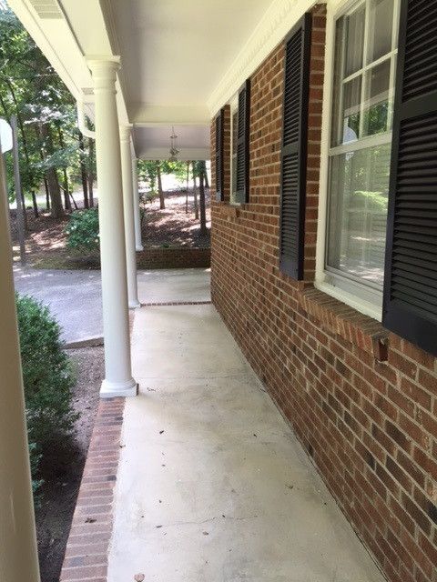 3801 Valley Stream Dr, Raleigh, NC 27604