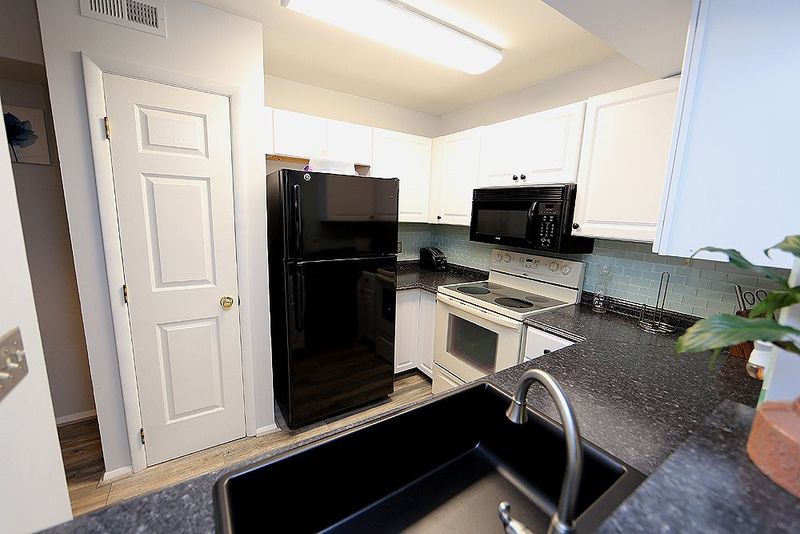 3803 Chimney Rg #108, Durham, NC 27713