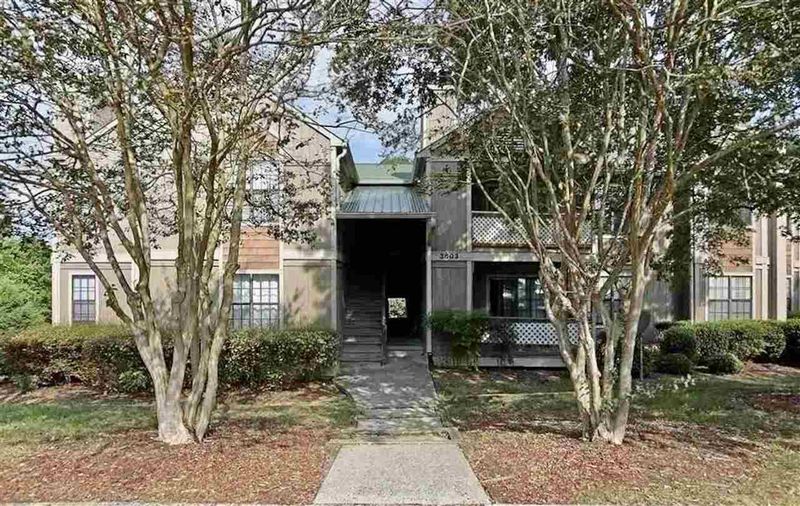 3803 Chimney Rg #207, Durham, NC 27713