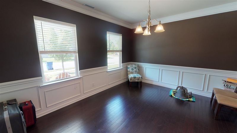 3805 Althorp Dr, Raleigh, NC 27616