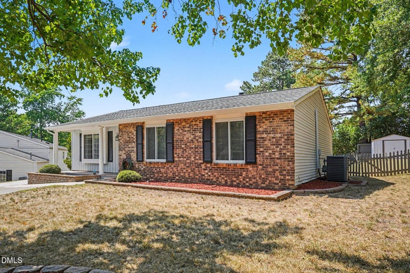 3805 Cascade Ct, Raleigh, NC 27604