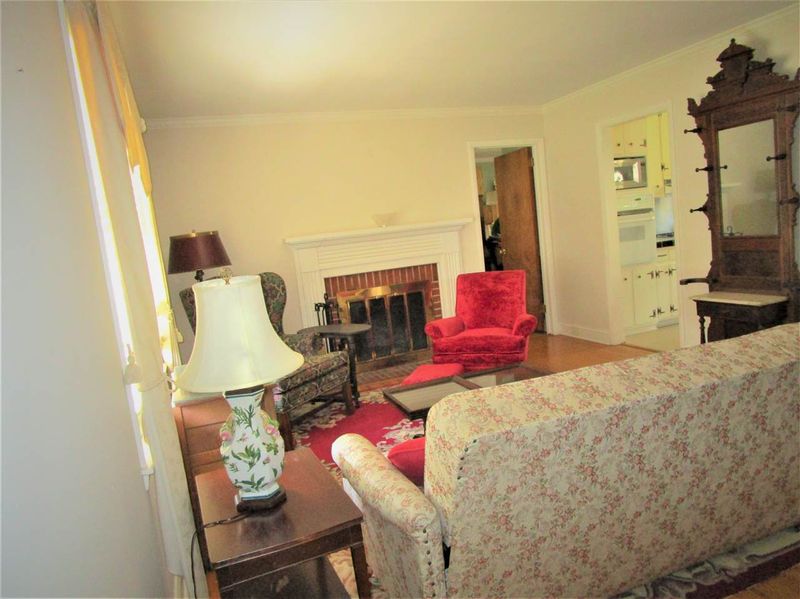 3805 Colewood Dr, Raleigh, NC 27604