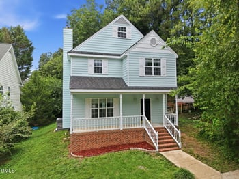3805 Hollycrest Ct, Raleigh, NC 27612