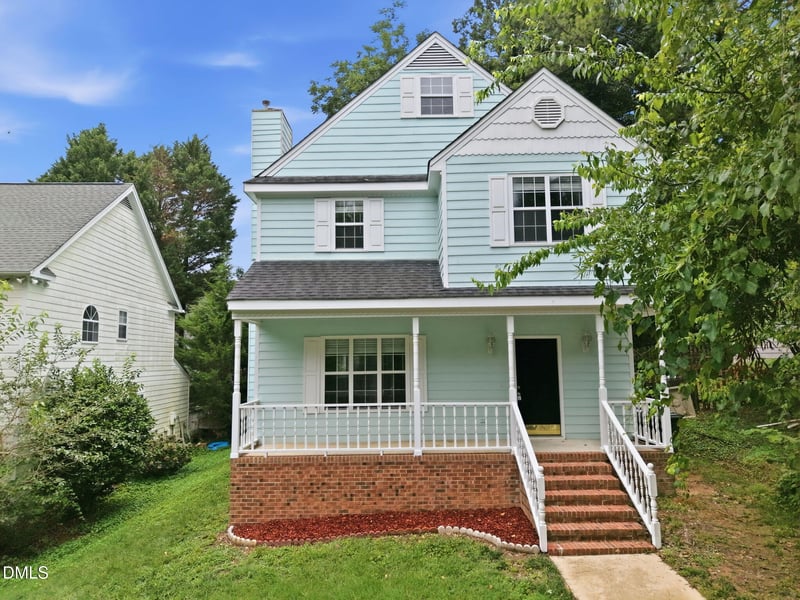 3805 Hollycrest Ct, Raleigh, NC 27612