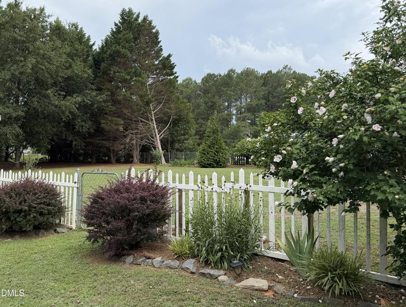 3805 Manor Dr, Clayton, NC 27520
