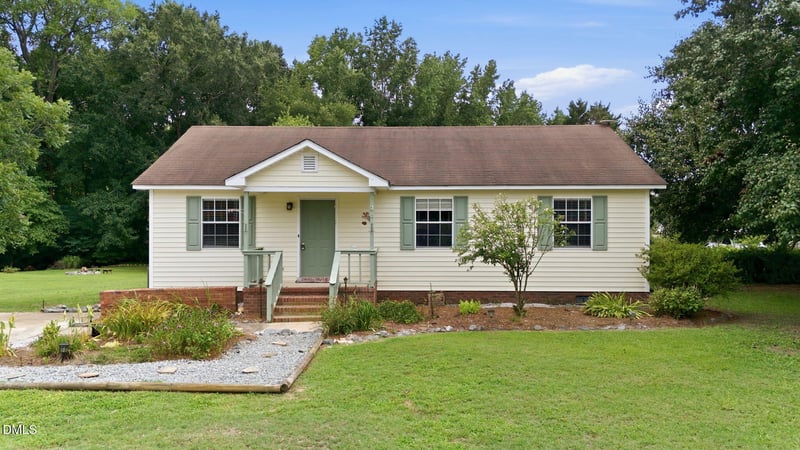 3805 Manor Dr, Clayton, NC 27520