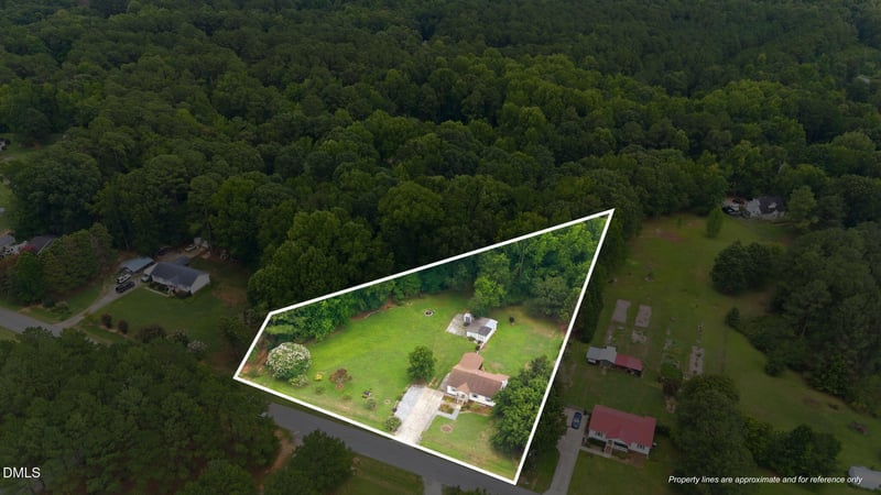 3805 Manor Dr, Clayton, NC 27520
