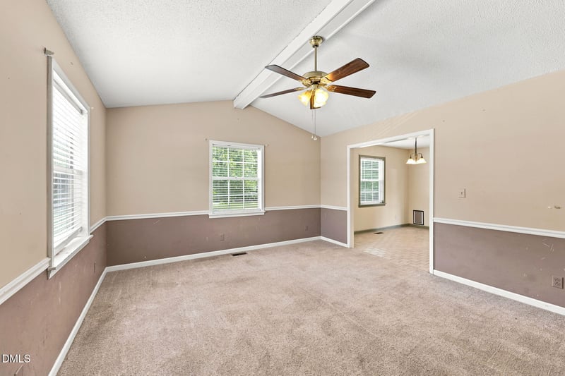 3805 Manor Dr, Clayton, NC 27520