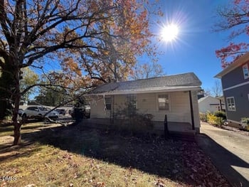 3805 Marcom St, Raleigh, NC 27606