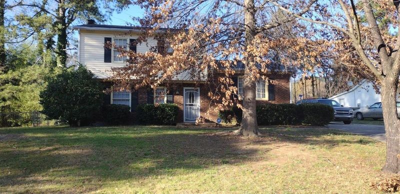 3805 Summer Pl, Raleigh, NC 27604