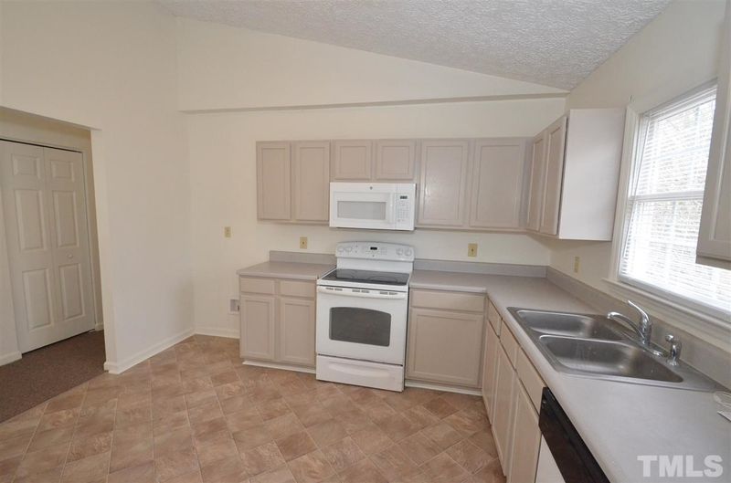 3806 Abercromby Dr, Durham, NC 27713