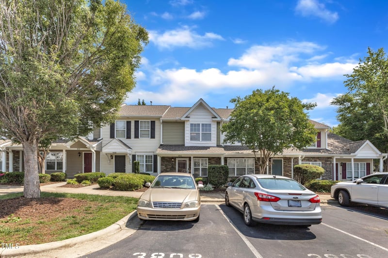 3806 Bison Hill Ln, Raleigh, NC 27604