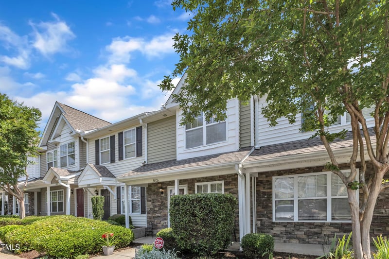 3806 Bison Hill Ln, Raleigh, NC 27604