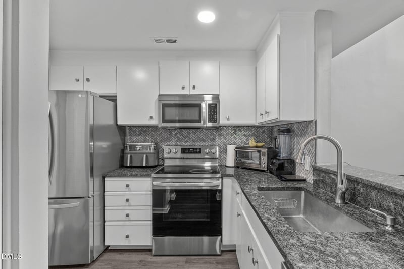 3806 Grey Harbor Dr #302, Raleigh, NC 27616