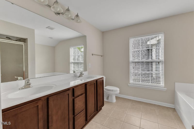 3807 Heritage Spring Cir, Wake Forest, NC 27587