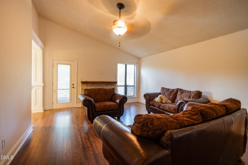 3808 Summerwood Ct, Raleigh, NC 27613