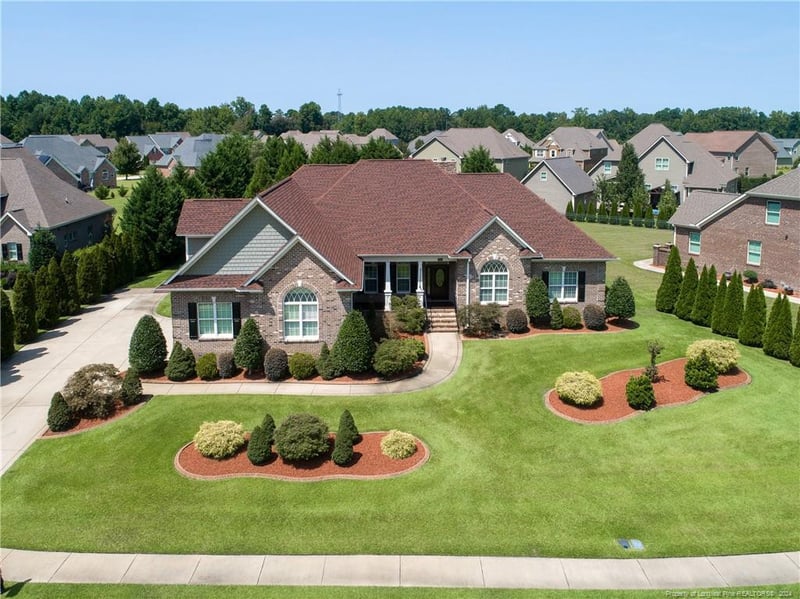 3809 Chadbourne Dr, Fayetteville, NC 28312
