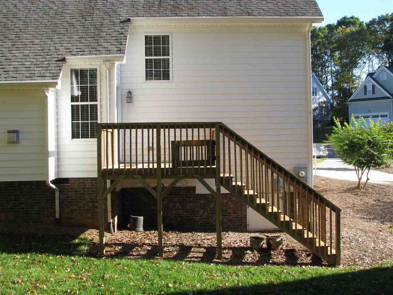 381 Chatham Forest Dr, Pittsboro, NC 27312