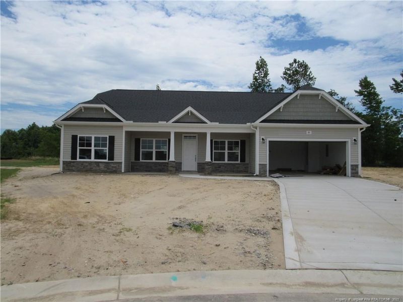 381 Croft Dr, Fayetteville, NC 28312