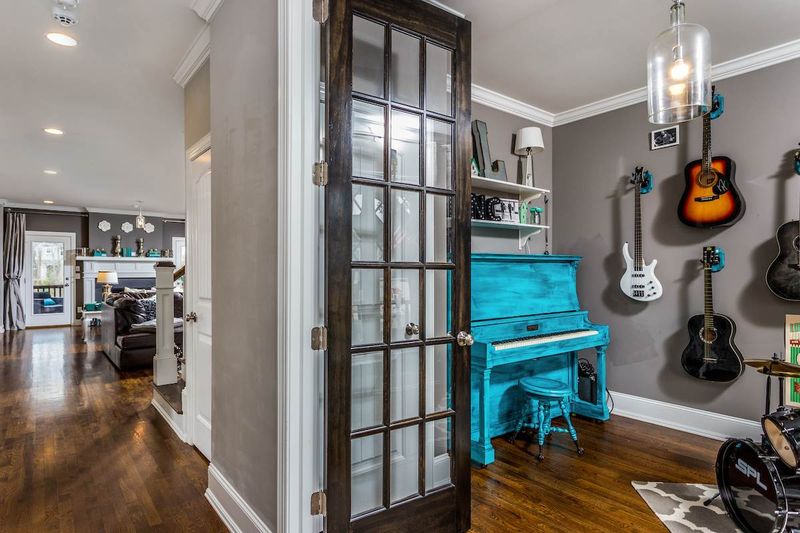 381 Dark Forest Dr, Chapel Hill, NC 27516
