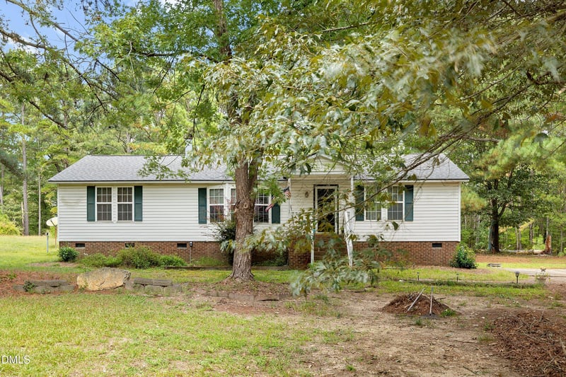 381 Dewar St, Fuquay Varina, NC 27526