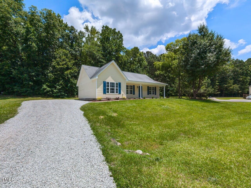 381 Gray Ghost Ln, Benson, NC 27504