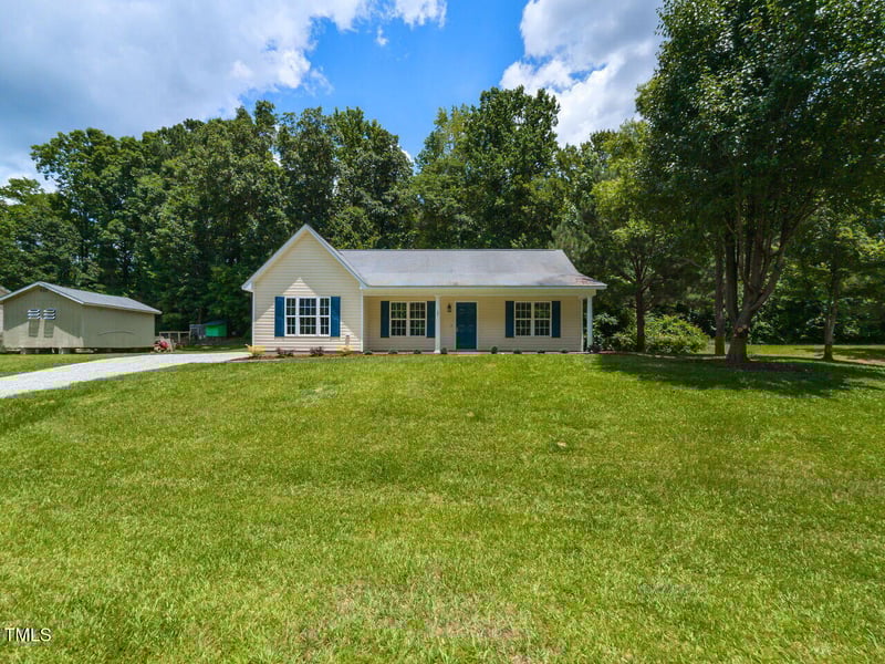 381 Gray Ghost Ln, Benson, NC 27504