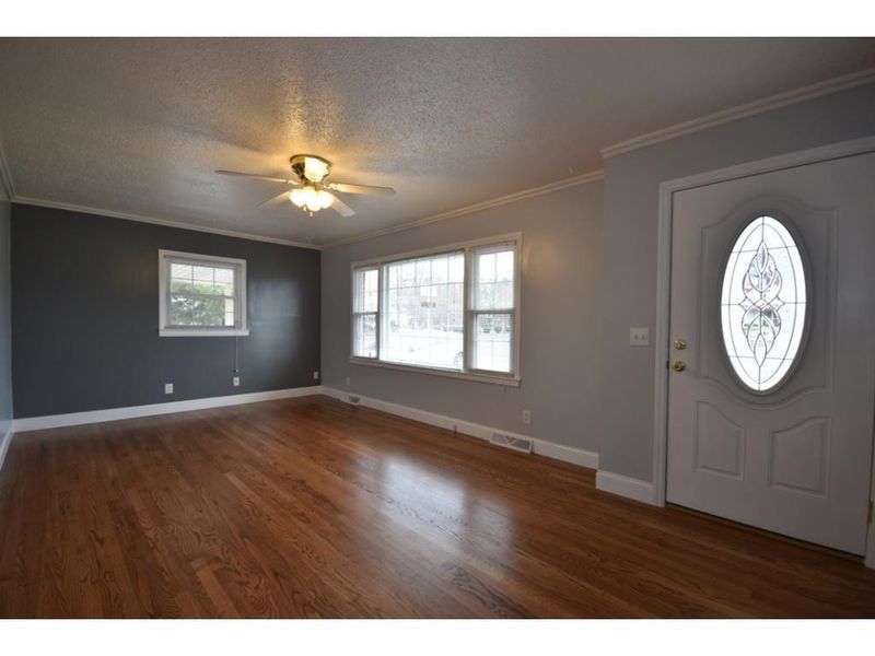 381 Harden St, Burlington, NC 27215