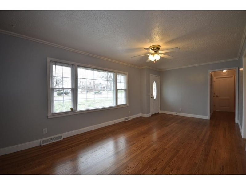 381 Harden St, Burlington, NC 27215