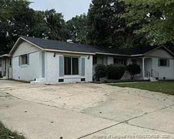 381 Summer Hill Rd, Fayetteville, NC 28303