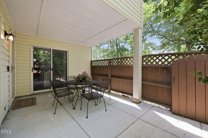 381 Summerwalk Cir, Chapel Hill, NC 27517