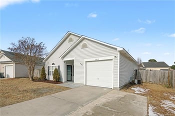 3812 Goforth Dr, Hope Mills, NC 28348