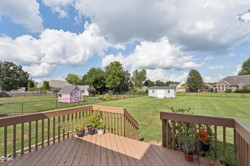 3812 Longmeadow Dr, Mebane, NC 27302