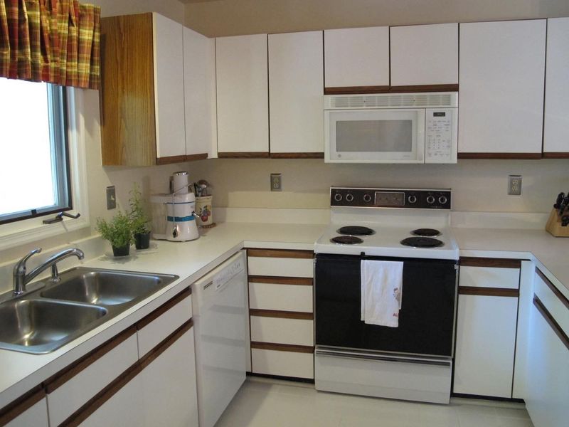 3813 Carnegie Ln, Raleigh, NC 27612