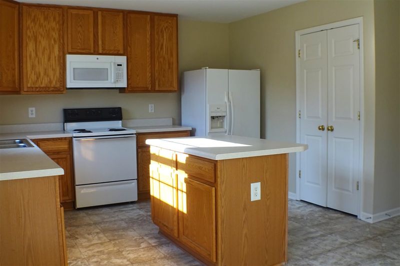 3813 Tyler Bluff Ln, Raleigh, NC 27616