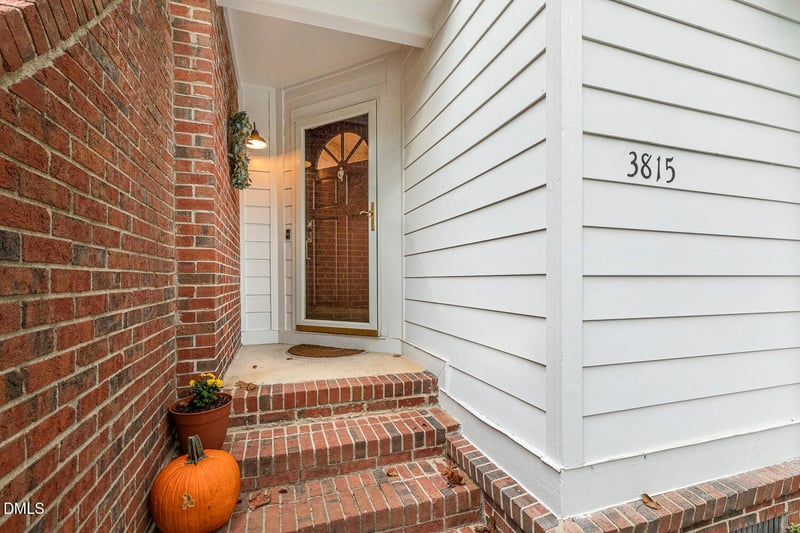 3815 Carnegie Ln, Raleigh, NC 27612