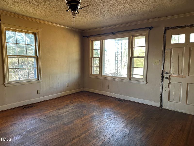 3817 Burt Dr, Raleigh, NC 27606