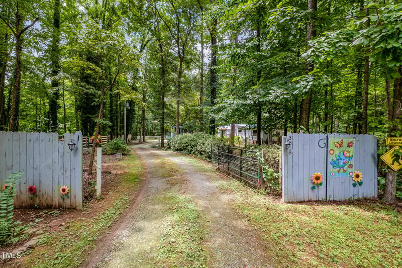 3818 Spring Garden Ct, Mebane, NC 27302