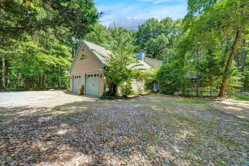 3818 Teer Rd, Chapel Hill, NC 27516