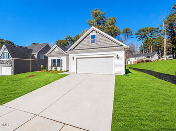 382 Black Oak Ct, Clayton, NC 27520