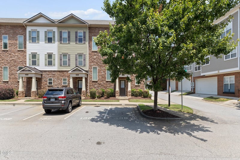 3820 Amelia Park Dr, Raleigh, NC 27606