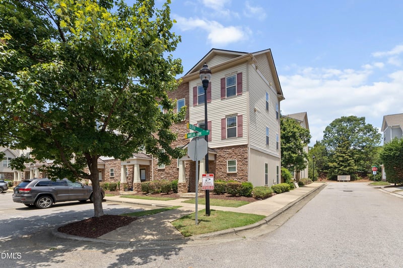 3820 Amelia Park Dr, Raleigh, NC 27606
