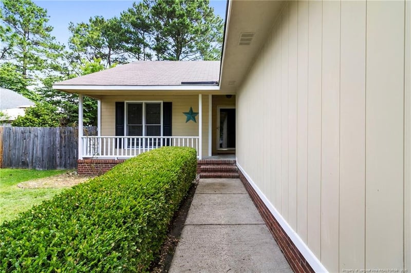 3820 Crusader Dr, Hope Mills, NC 28348